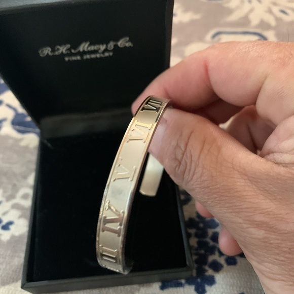 New and Beautiful Italian Stainless Steel Roman Numerals Bracelet size 7.5 open - Picture 2 of 7